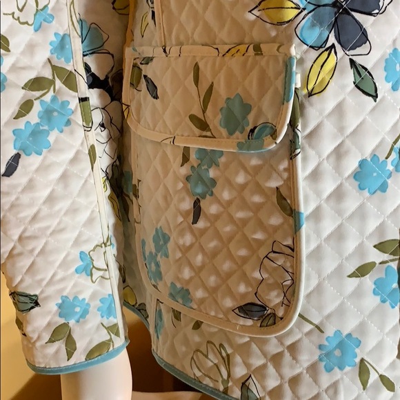 Like New reversible quilted jacket! - Picture 4 of 4